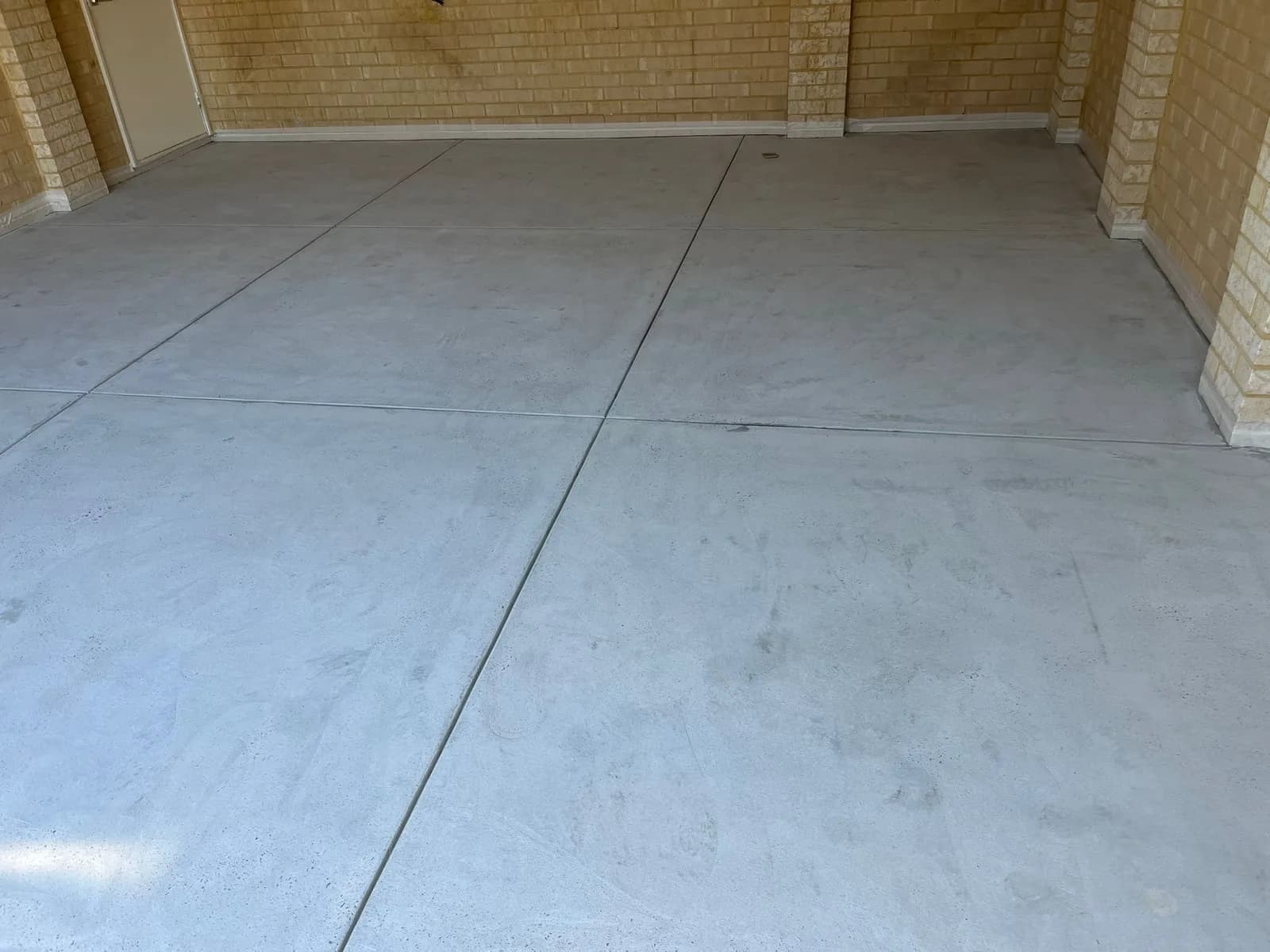 Perth garage concrete slab after diamond grinding, cleaned and profiled ready for coating